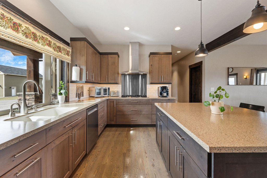 Kalispell, Montana, 59901, United States, 6 Bedrooms Bedrooms, ,4.5 BathroomsBathrooms,Residential,Forsale,1986949