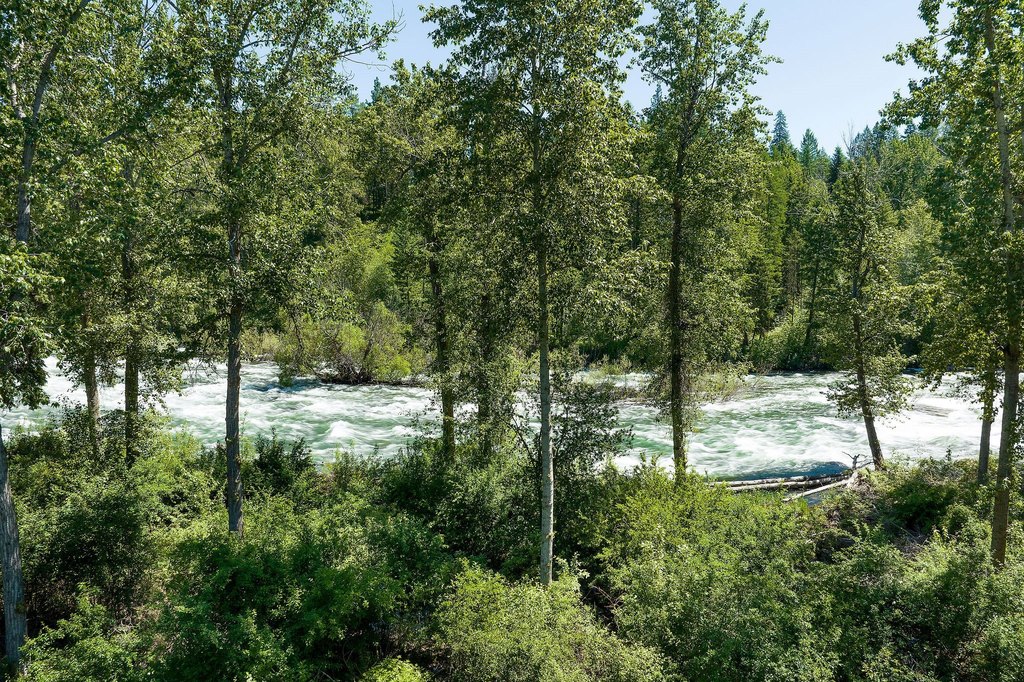 Bigfork, Montana, 59911, United States, 2 Bedrooms Bedrooms, ,2 BathroomsBathrooms,Residential,Forsale,1986951