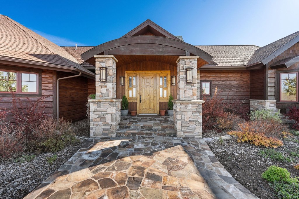 Polson, Montana, 59860, United States, 4 Bedrooms Bedrooms, ,3.5 BathroomsBathrooms,Residential,Forsale,1894896