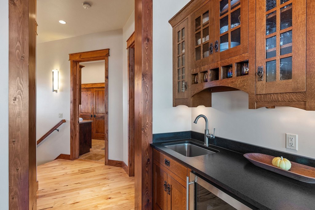Polson, Montana, 59860, United States, 4 Bedrooms Bedrooms, ,3.5 BathroomsBathrooms,Residential,Forsale,1894896
