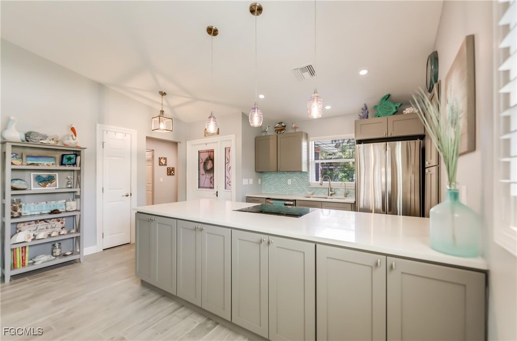 Sanibel, Florida, 33957, United States, 3 Bedrooms Bedrooms, ,2 BathroomsBathrooms,Residential,Forsale,1971952