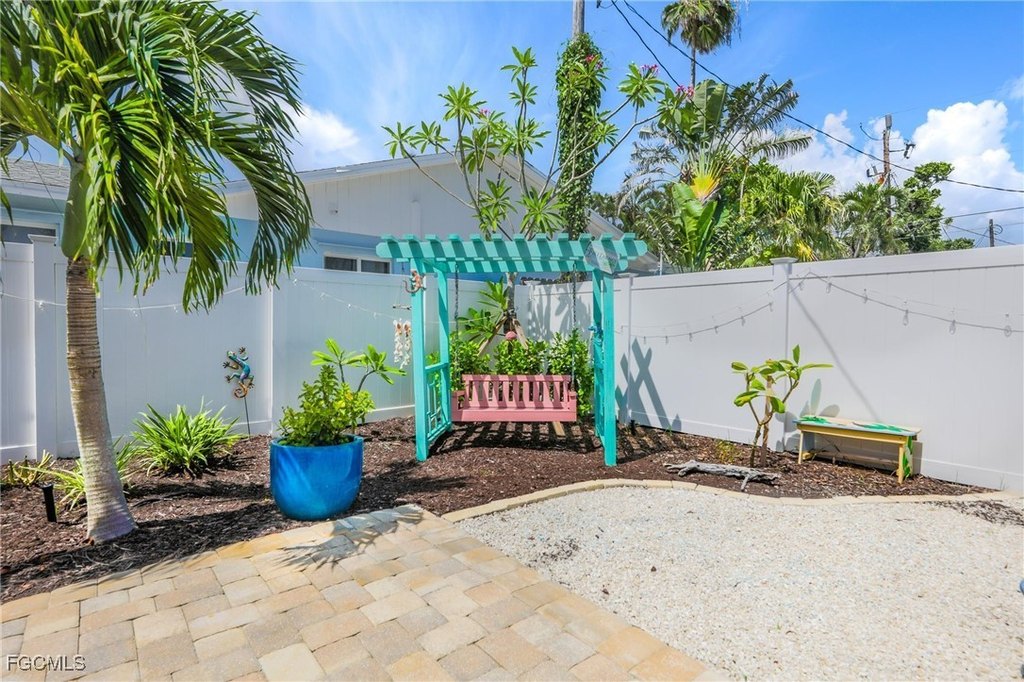 Sanibel, Florida, 33957, United States, 3 Bedrooms Bedrooms, ,2 BathroomsBathrooms,Residential,Forsale,1971952