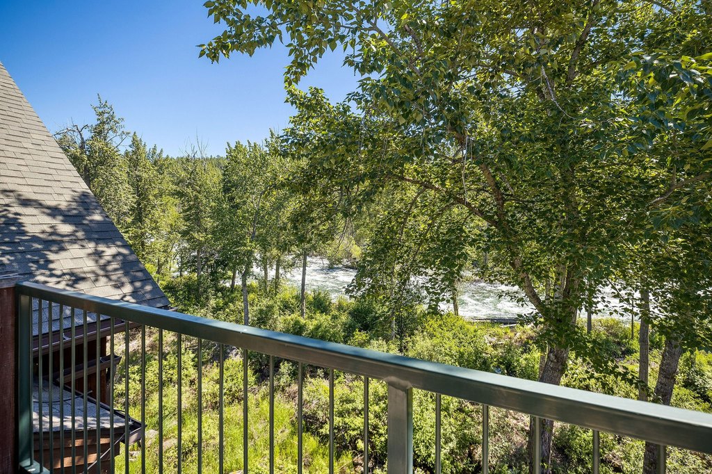 Bigfork, Montana, 59911, United States, 2 Bedrooms Bedrooms, ,2 BathroomsBathrooms,Residential,Forsale,1986951