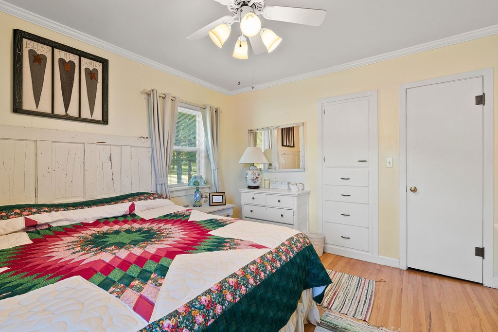 Kalispell, Montana, 59901, United States, 8 Bedrooms Bedrooms, ,3 BathroomsBathrooms,Residential,Forsale,1894894
