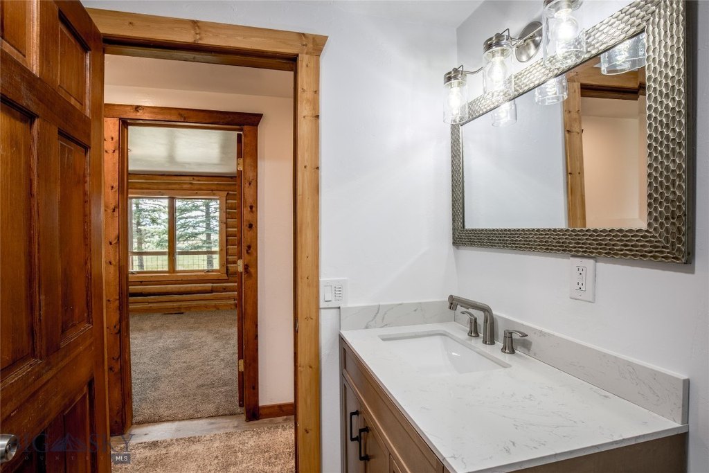 Ennis, Montana, 59729, United States, 4 Bedrooms Bedrooms, ,2 BathroomsBathrooms,Residential,Forsale,1894882