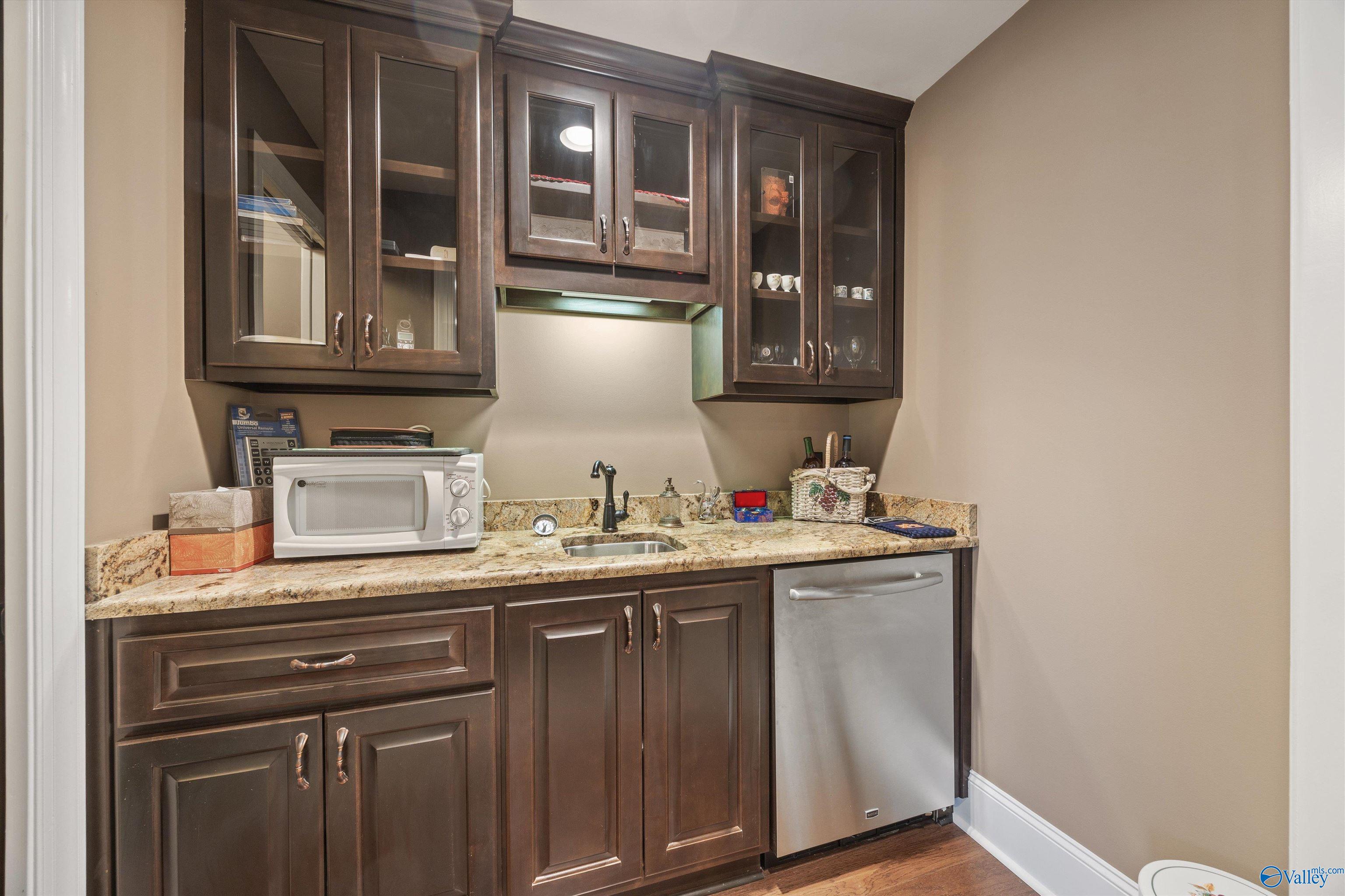 Gurley, Alabama, 35748, United States, 4 Bedrooms Bedrooms, ,4.5 BathroomsBathrooms,Residential,Forsale,2007709