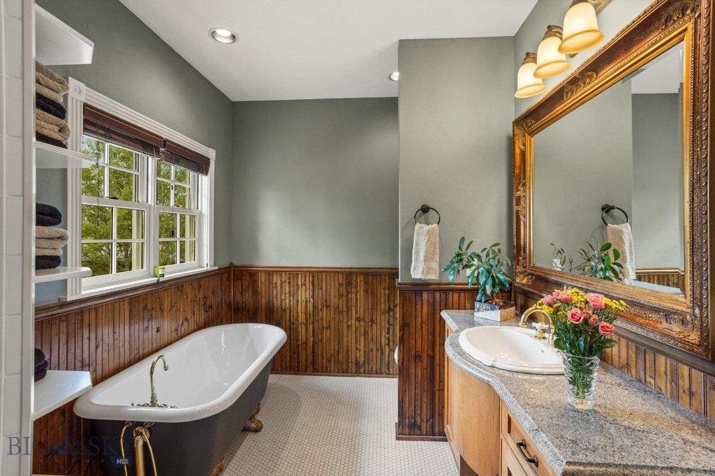 Livingston, Montana, 59047, United States, 3 Bedrooms Bedrooms, ,3 BathroomsBathrooms,Residential,Forsale,1986987