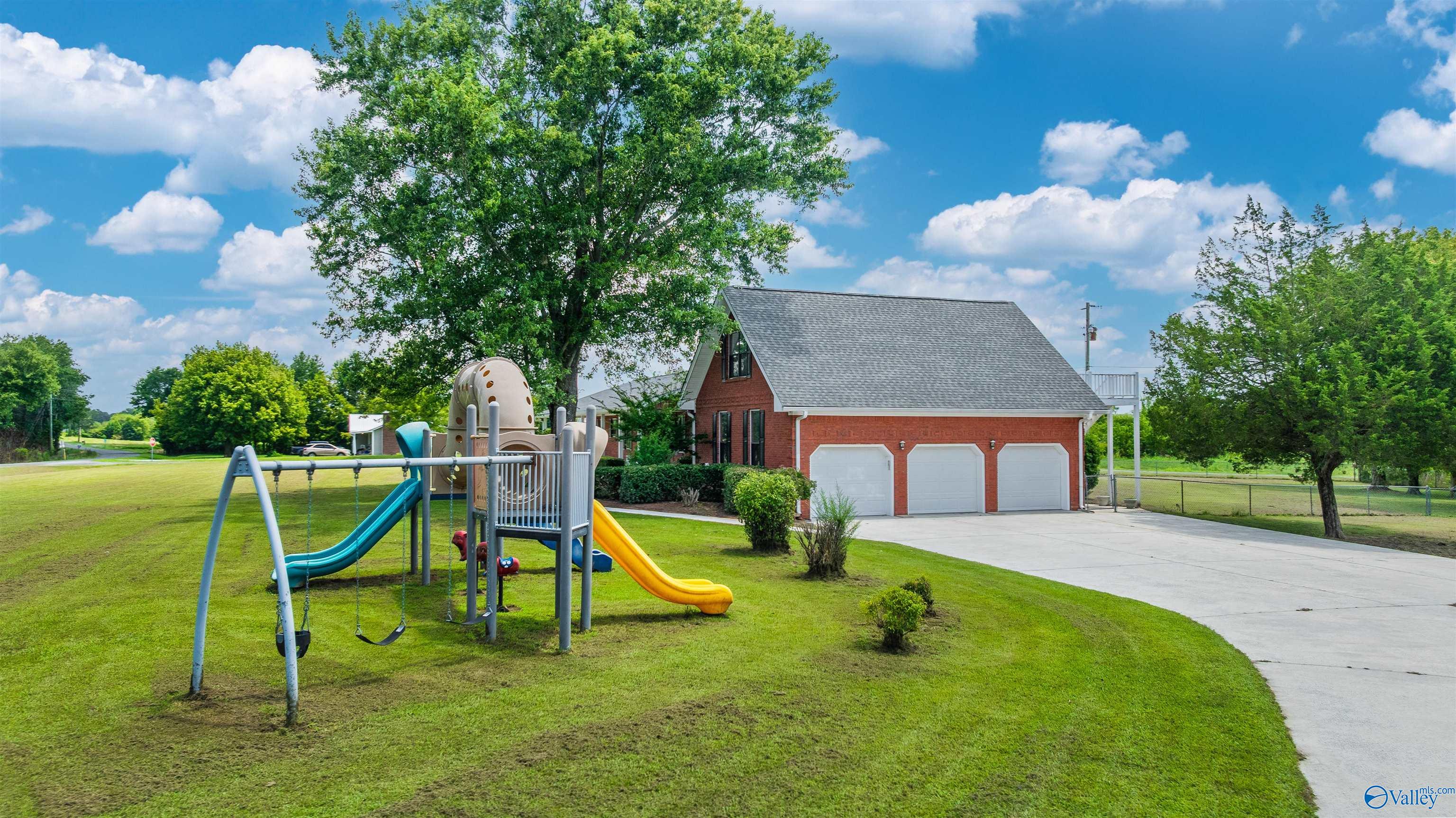 Fort Payne, Alabama, 35968, United States, 4 Bedrooms Bedrooms, ,3 BathroomsBathrooms,Residential,Forsale,2007686