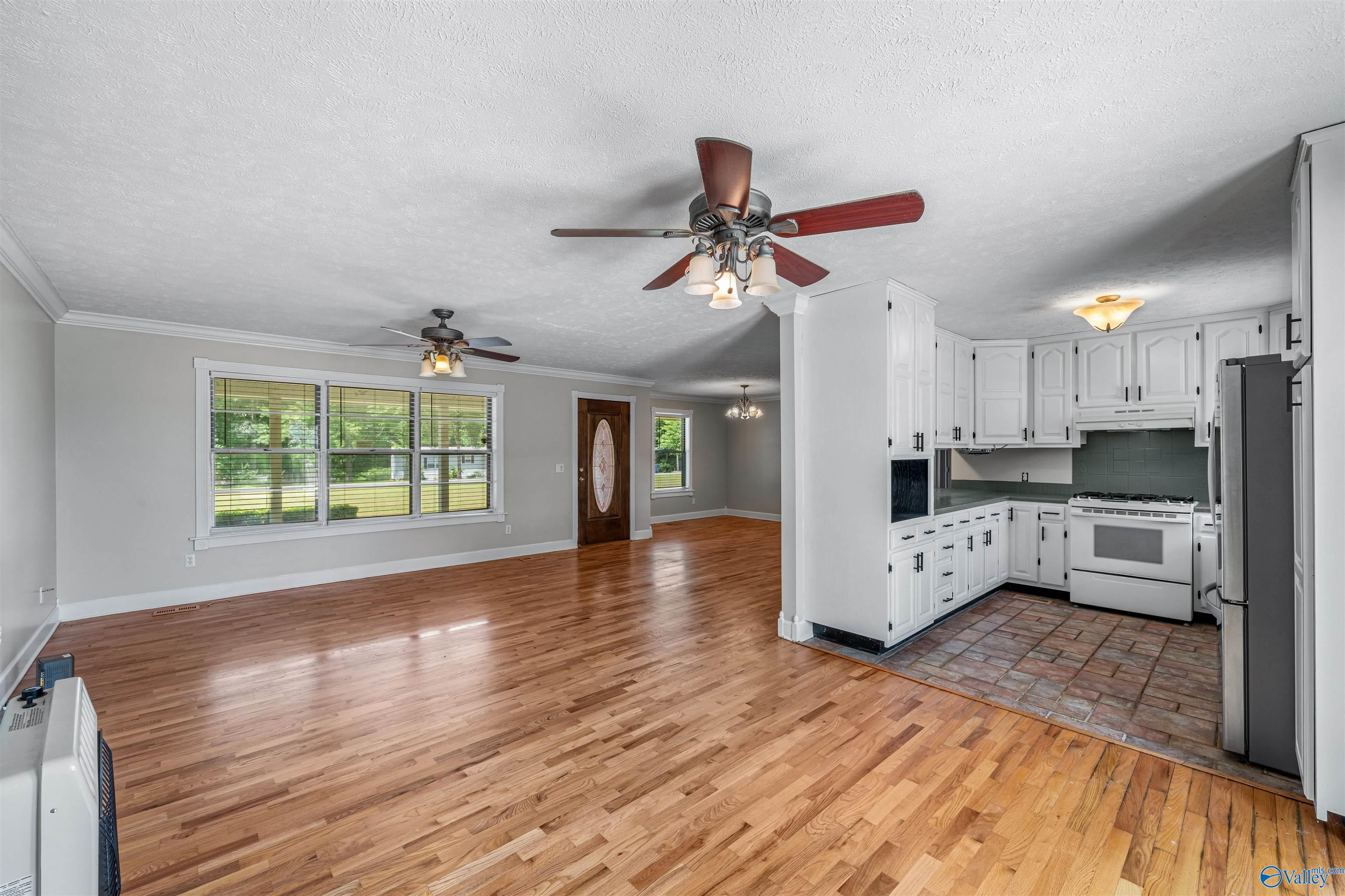 Fort Payne, Alabama, 35968, United States, 4 Bedrooms Bedrooms, ,3 BathroomsBathrooms,Residential,Forsale,2007686