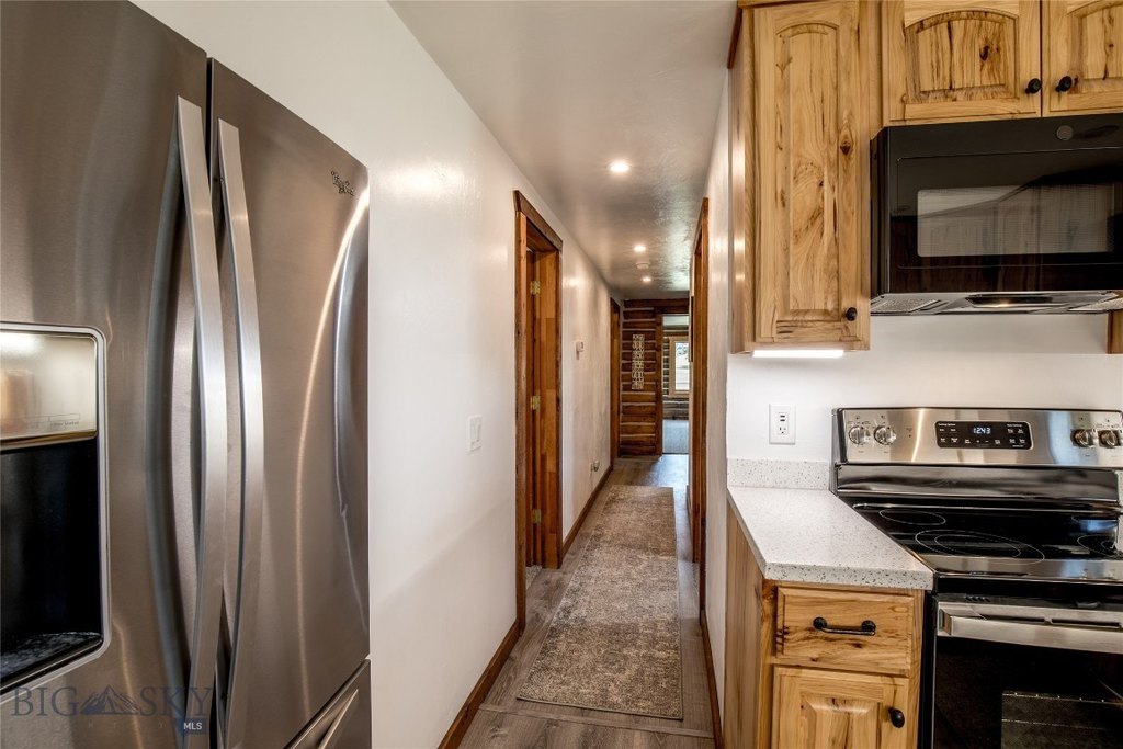 Ennis, Montana, 59729, United States, 4 Bedrooms Bedrooms, ,2 BathroomsBathrooms,Residential,Forsale,1894882