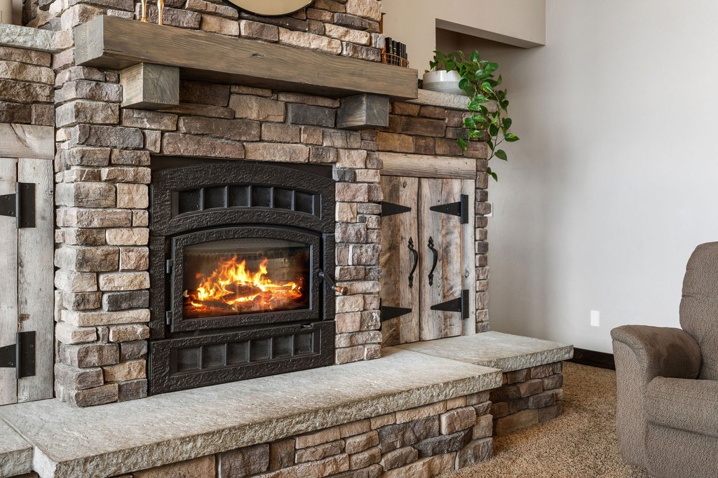 Kalispell, Montana, 59901, United States, 6 Bedrooms Bedrooms, ,4.5 BathroomsBathrooms,Residential,Forsale,1986949