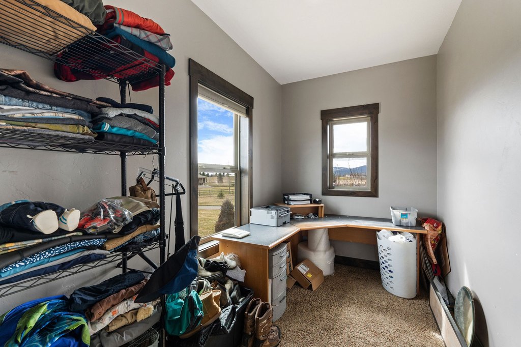 Kalispell, Montana, 59901, United States, 6 Bedrooms Bedrooms, ,4.5 BathroomsBathrooms,Residential,Forsale,1986949