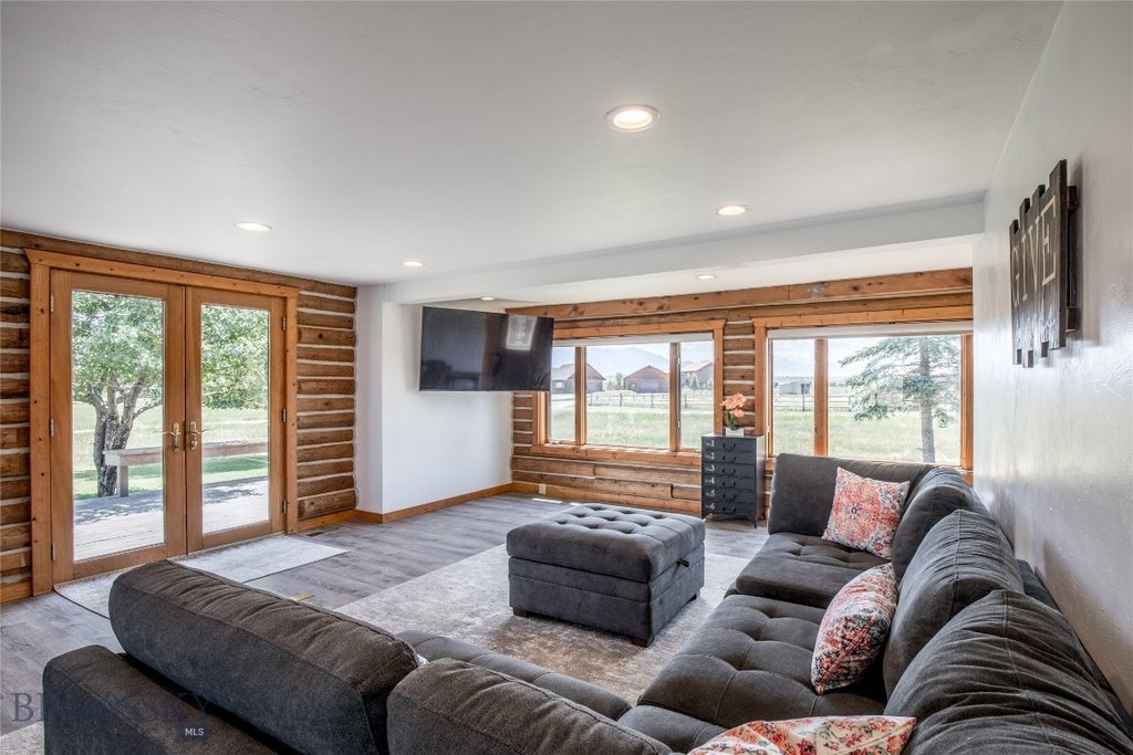 Ennis, Montana, 59729, United States, 4 Bedrooms Bedrooms, ,2 BathroomsBathrooms,Residential,Forsale,1894882