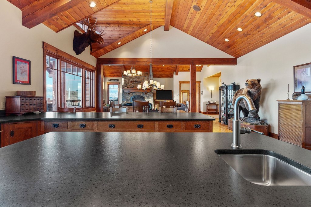 Polson, Montana, 59860, United States, 4 Bedrooms Bedrooms, ,3.5 BathroomsBathrooms,Residential,Forsale,1894896
