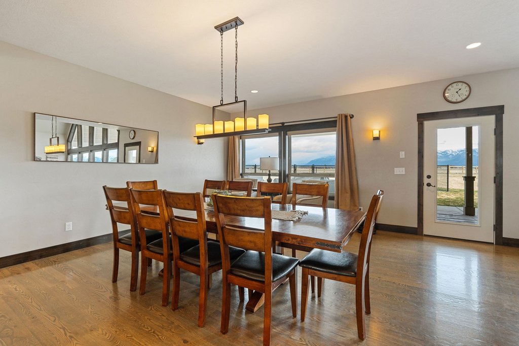 Kalispell, Montana, 59901, United States, 6 Bedrooms Bedrooms, ,4.5 BathroomsBathrooms,Residential,Forsale,1986949