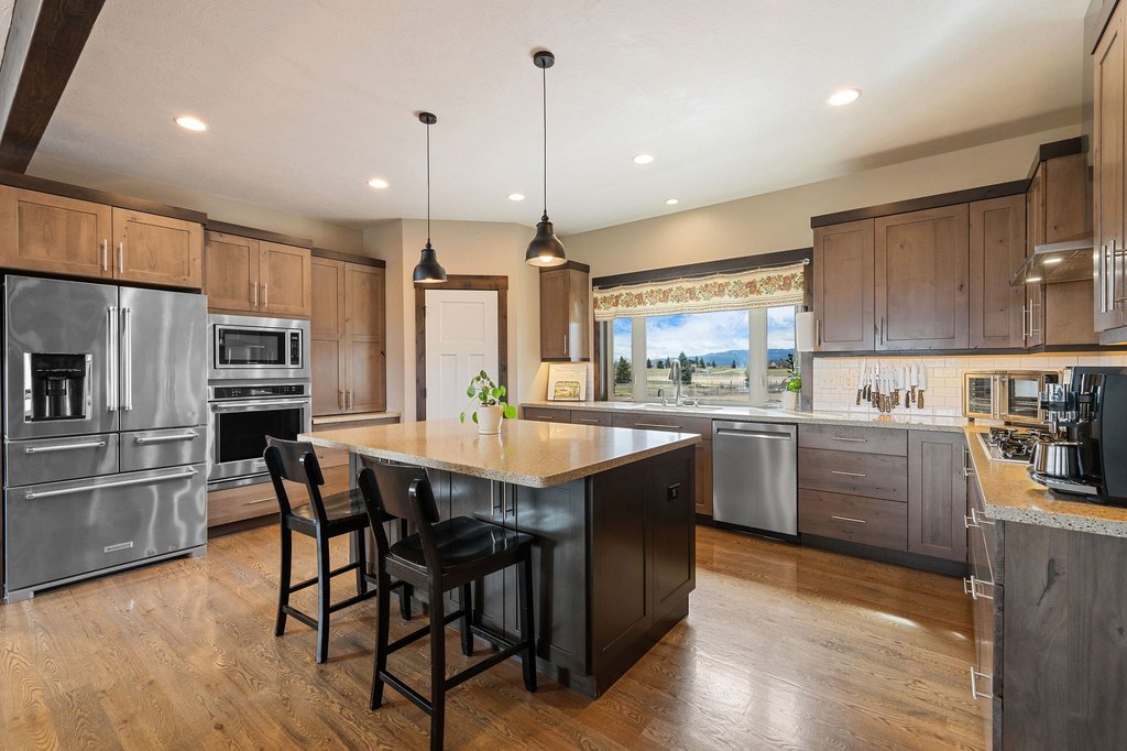 Kalispell, Montana, 59901, United States, 6 Bedrooms Bedrooms, ,4.5 BathroomsBathrooms,Residential,Forsale,1986949