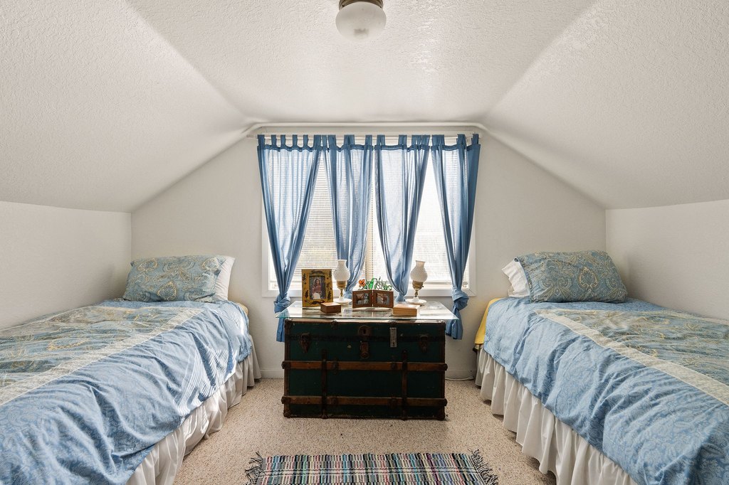 Kalispell, Montana, 59901, United States, 8 Bedrooms Bedrooms, ,3 BathroomsBathrooms,Residential,Forsale,1894894