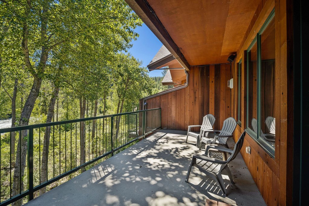 Bigfork, Montana, 59911, United States, 2 Bedrooms Bedrooms, ,2 BathroomsBathrooms,Residential,Forsale,1986951