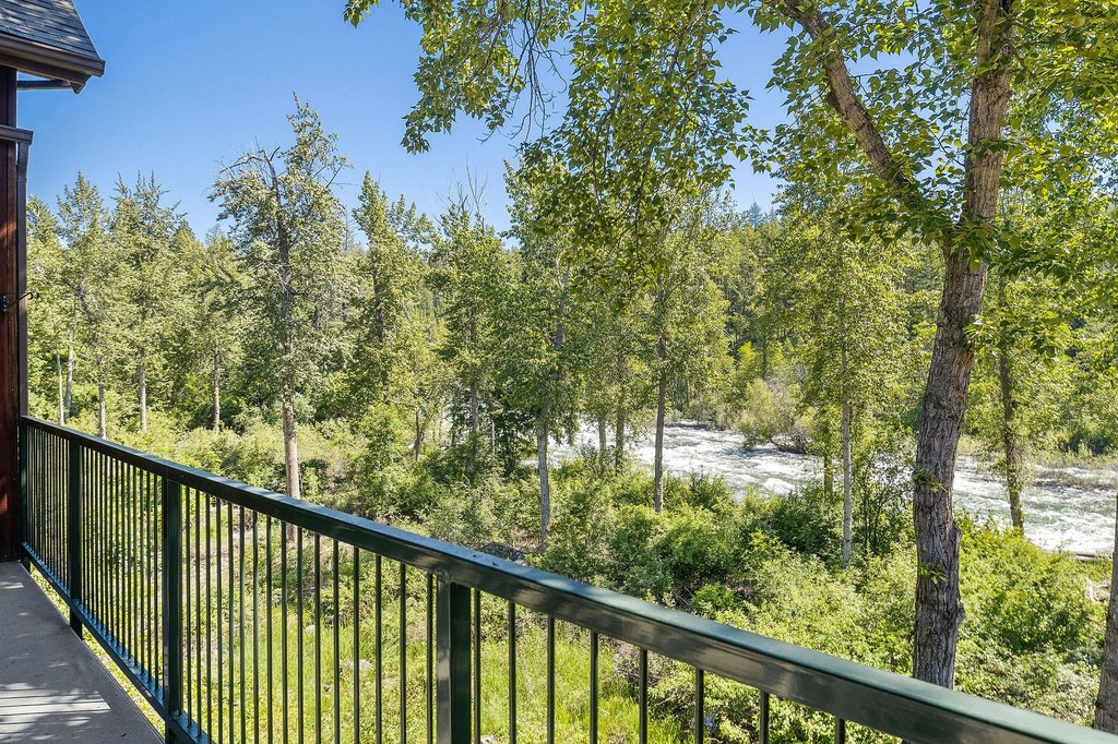 Bigfork, Montana, 59911, United States, 2 Bedrooms Bedrooms, ,2 BathroomsBathrooms,Residential,Forsale,1986951