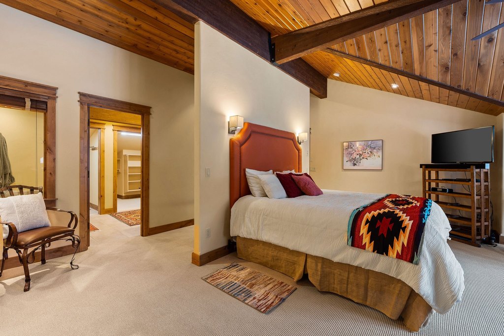 Bigfork, Montana, 59911, United States, 2 Bedrooms Bedrooms, ,2 BathroomsBathrooms,Residential,Forsale,1986951