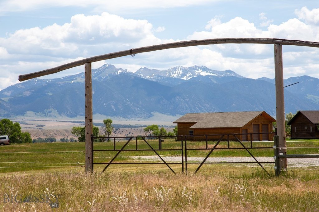 Ennis, Montana, 59729, United States, 4 Bedrooms Bedrooms, ,2 BathroomsBathrooms,Residential,Forsale,1894882