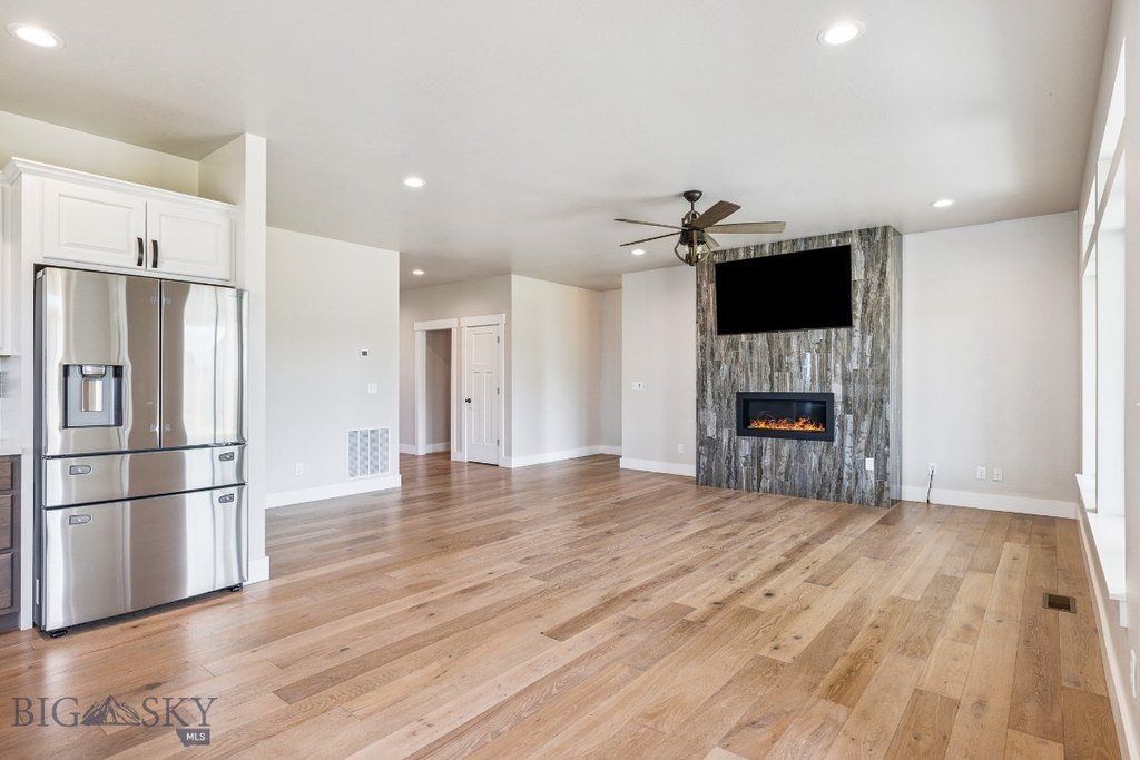 Bozeman, Montana, 59718, United States, 4 Bedrooms Bedrooms, ,3.5 BathroomsBathrooms,Residential,Forsale,1986954