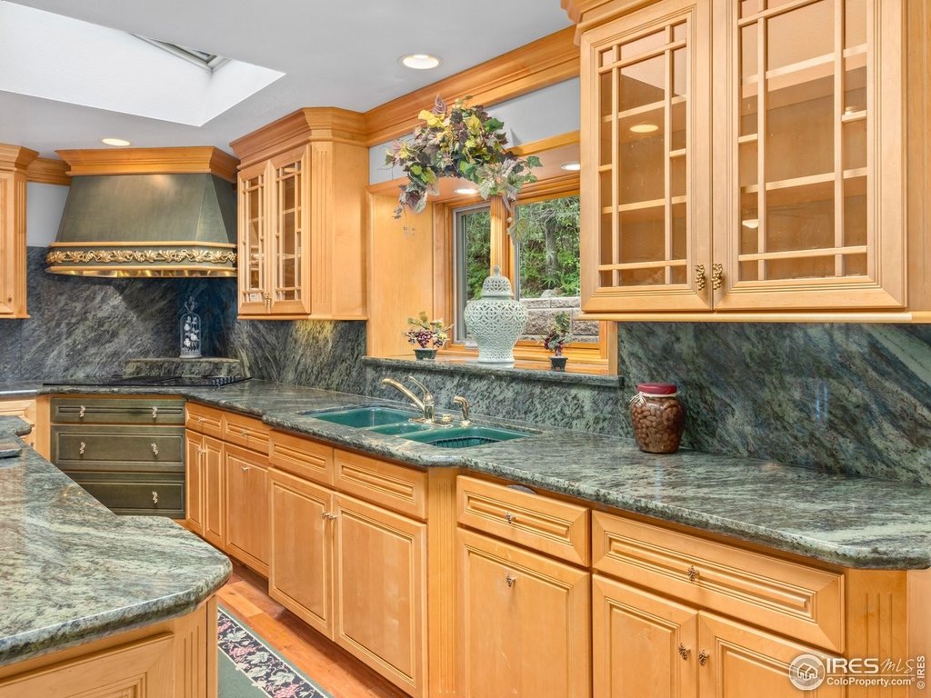 Glen Haven, Colorado, 80532, United States, 3 Bedrooms Bedrooms, ,2 BathroomsBathrooms,Residential,Forsale,1903121