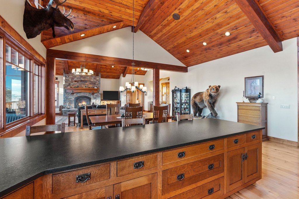 Polson, Montana, 59860, United States, 4 Bedrooms Bedrooms, ,3.5 BathroomsBathrooms,Residential,Forsale,1894896