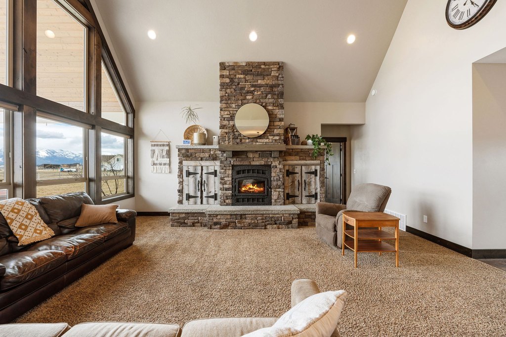 Kalispell, Montana, 59901, United States, 6 Bedrooms Bedrooms, ,4.5 BathroomsBathrooms,Residential,Forsale,1986949