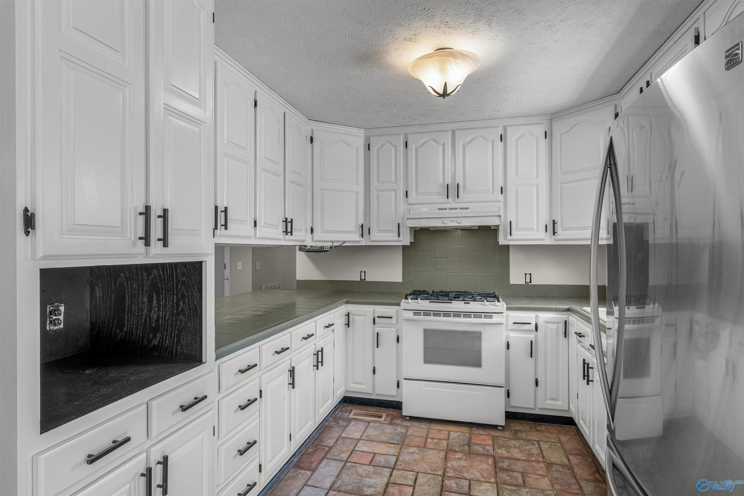 Fort Payne, Alabama, 35968, United States, 4 Bedrooms Bedrooms, ,3 BathroomsBathrooms,Residential,Forsale,2007686