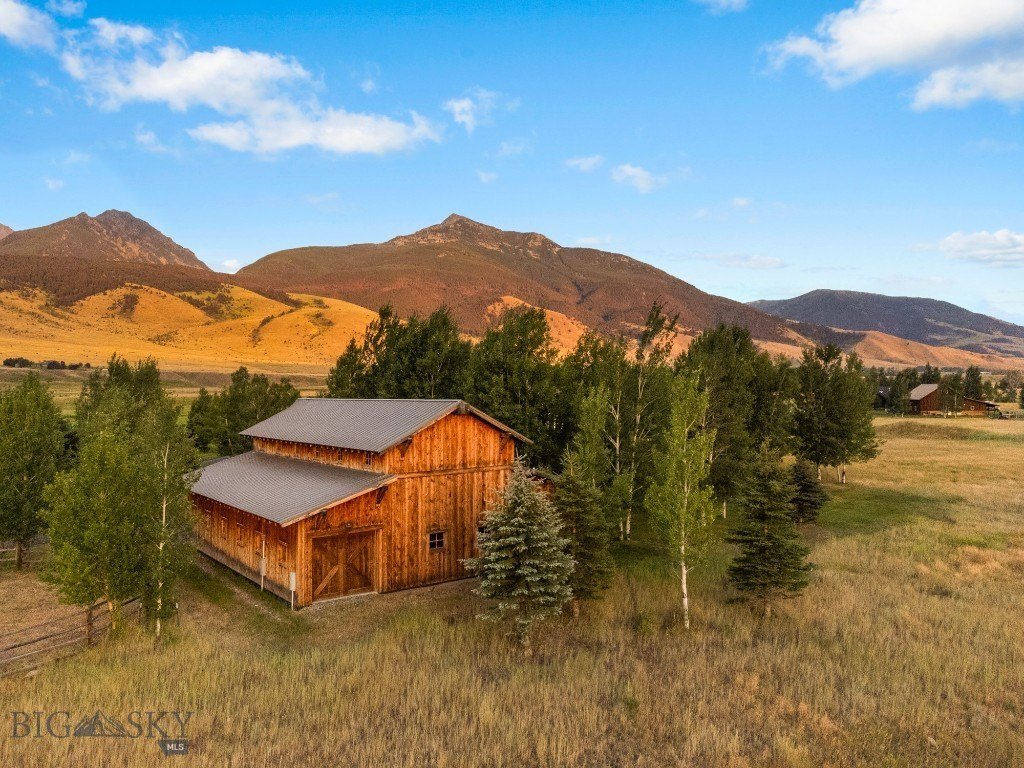 Livingston, Montana, 59047, United States, 3 Bedrooms Bedrooms, ,3 BathroomsBathrooms,Residential,Forsale,1986987