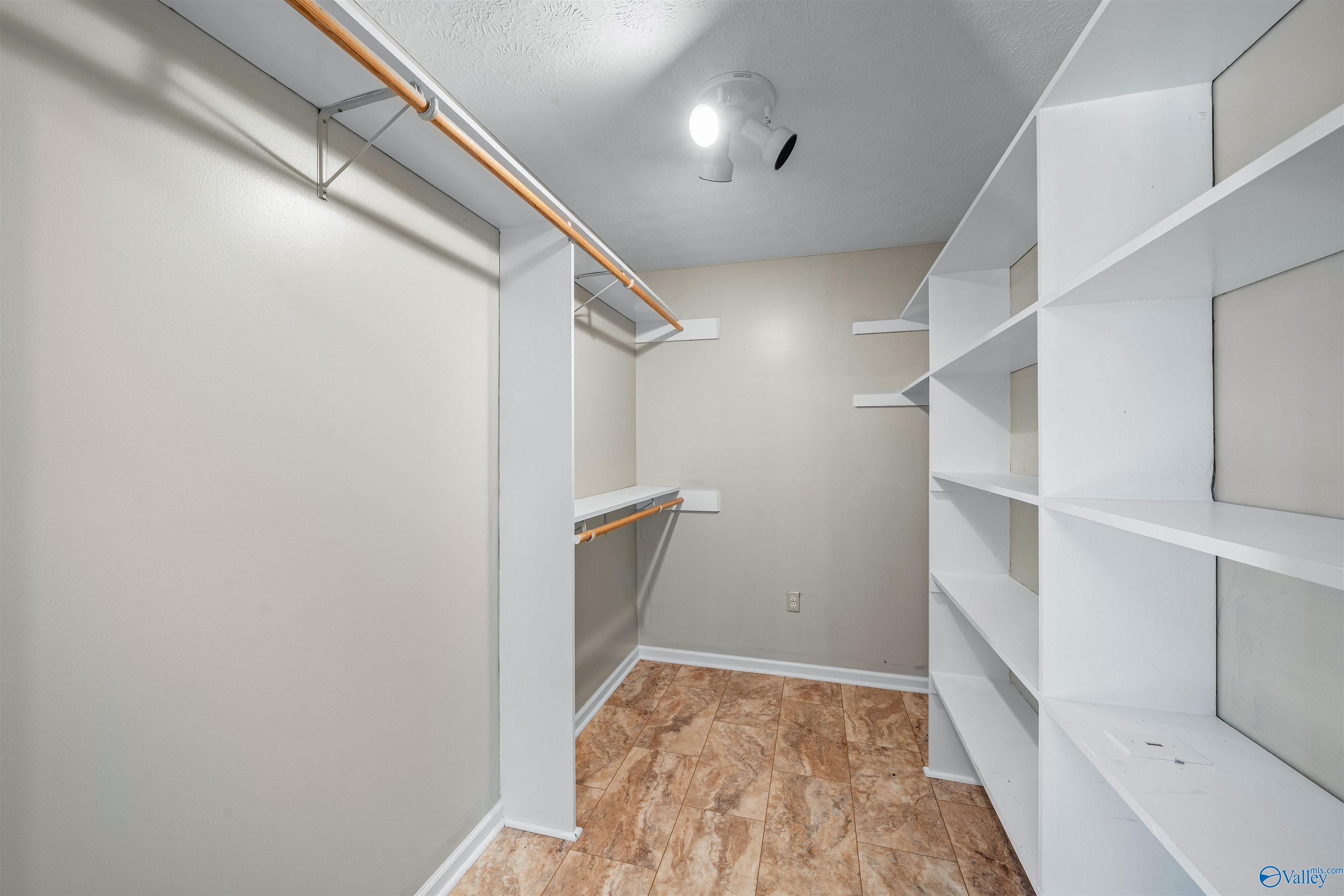 Fort Payne, Alabama, 35968, United States, 4 Bedrooms Bedrooms, ,3 BathroomsBathrooms,Residential,Forsale,2007686