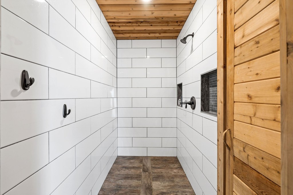 Kalispell, Montana, 59901, United States, 6 Bedrooms Bedrooms, ,4.5 BathroomsBathrooms,Residential,Forsale,1986949