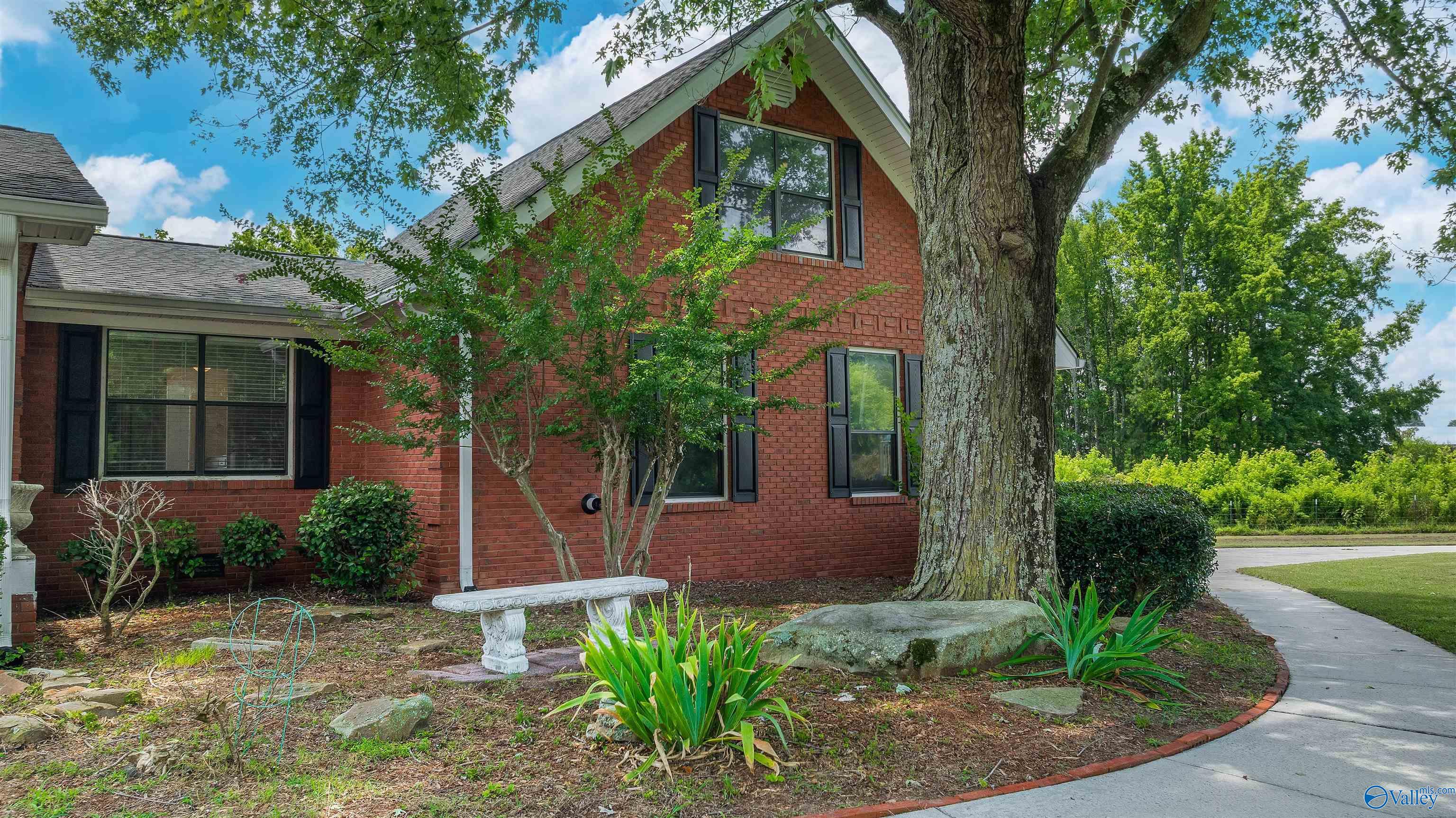 Fort Payne, Alabama, 35968, United States, 4 Bedrooms Bedrooms, ,3 BathroomsBathrooms,Residential,Forsale,2007686