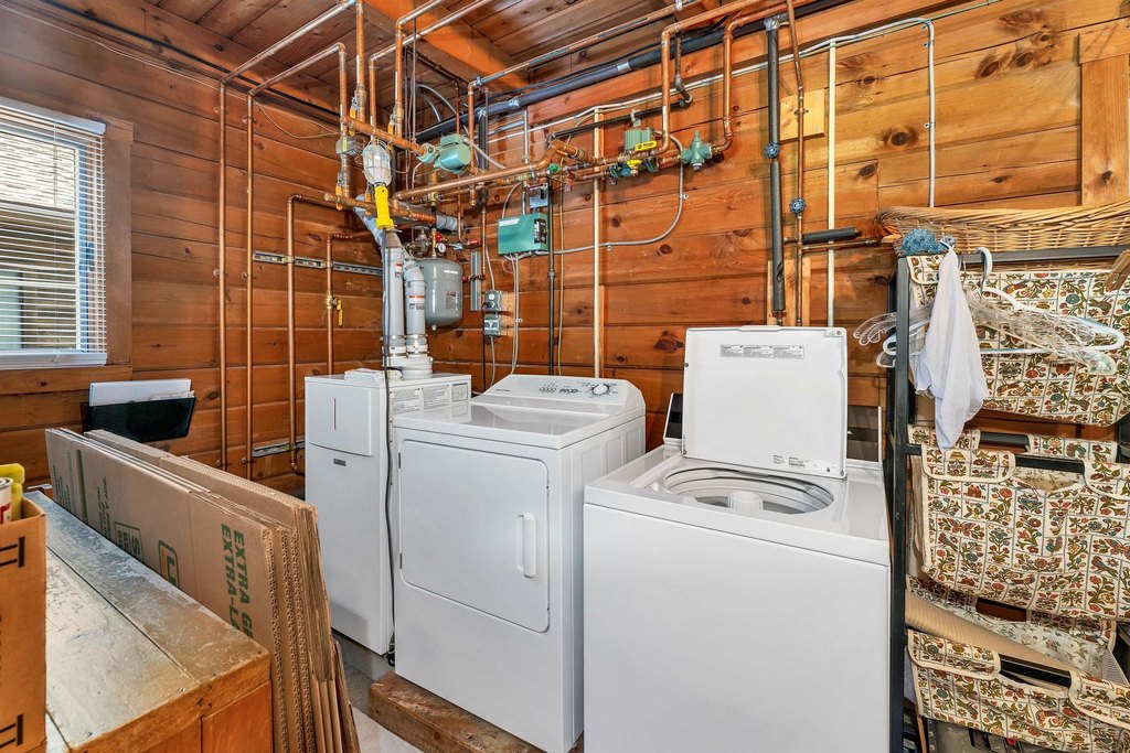 Wolfeboro, New Hampshire, 03894, United States, 3 Bedrooms Bedrooms, ,2 BathroomsBathrooms,Residential,Forsale,1952895