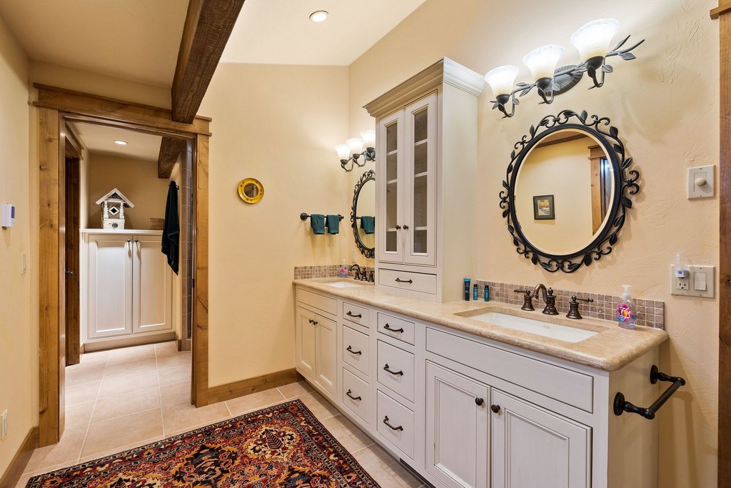 Bigfork, Montana, 59911, United States, 2 Bedrooms Bedrooms, ,2 BathroomsBathrooms,Residential,Forsale,1986951