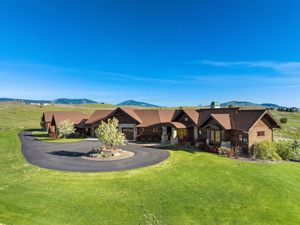Polson, Montana, 59860, United States, 4 Bedrooms Bedrooms, ,3.5 BathroomsBathrooms,Residential,Forsale,1894896