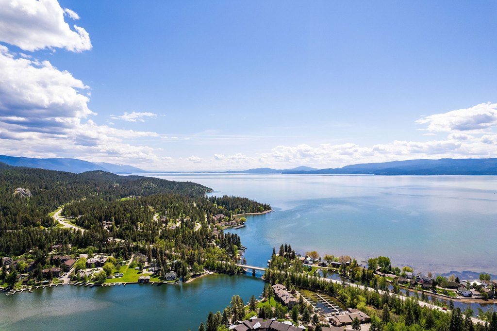 Bigfork, Montana, 59911, United States, 2 Bedrooms Bedrooms, ,2 BathroomsBathrooms,Residential,Forsale,1986951