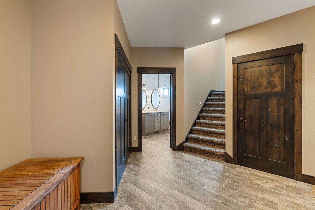 Kalispell, Montana, 59901, United States, 6 Bedrooms Bedrooms, ,4.5 BathroomsBathrooms,Residential,Forsale,1986949