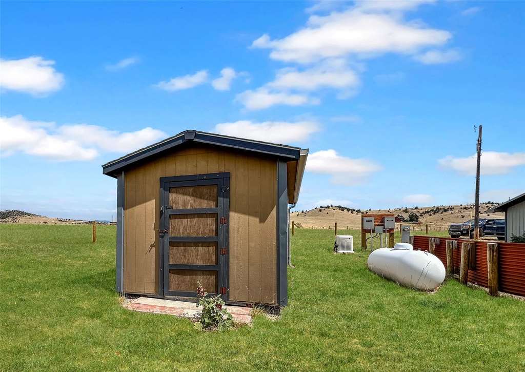 Ennis, Montana, 59729, United States, 3 Bedrooms Bedrooms, ,2 BathroomsBathrooms,Residential,Forsale,1944301
