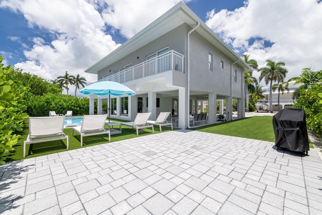 Duck, Florida, 33050, United States, 4 Bedrooms Bedrooms, ,3 BathroomsBathrooms,Residential,Forsale,1953790