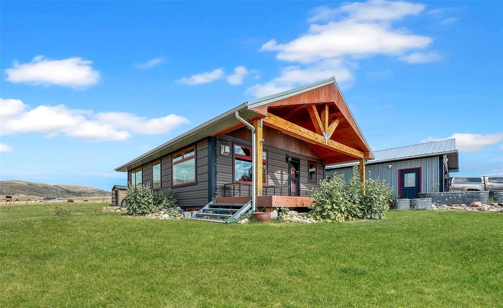 Ennis, Montana, 59729, United States, 3 Bedrooms Bedrooms, ,2 BathroomsBathrooms,Residential,Forsale,1944301