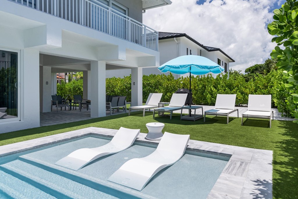 Duck, Florida, 33050, United States, 4 Bedrooms Bedrooms, ,3 BathroomsBathrooms,Residential,Forsale,1953790