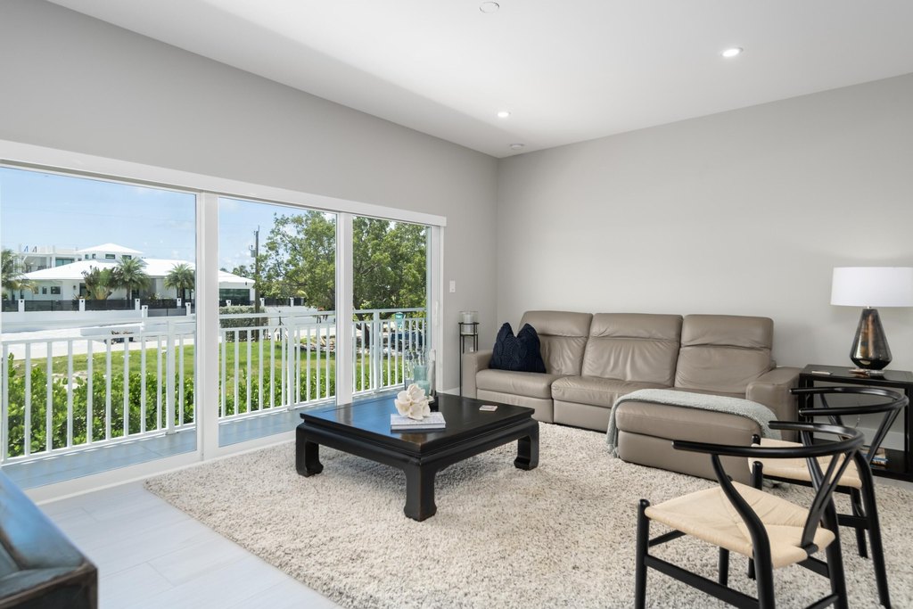 Duck, Florida, 33050, United States, 4 Bedrooms Bedrooms, ,3 BathroomsBathrooms,Residential,Forsale,1953790