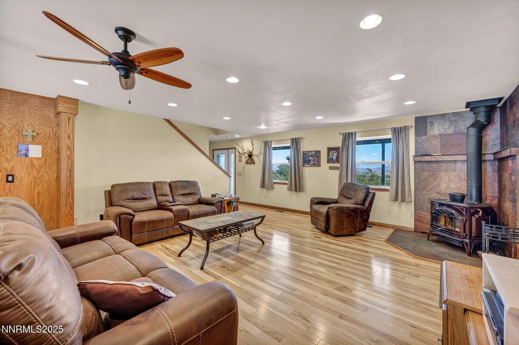 Wellington, Nevada, 89444, United States, 4 Bedrooms Bedrooms, ,3.5 BathroomsBathrooms,Residential,Forsale,1946017