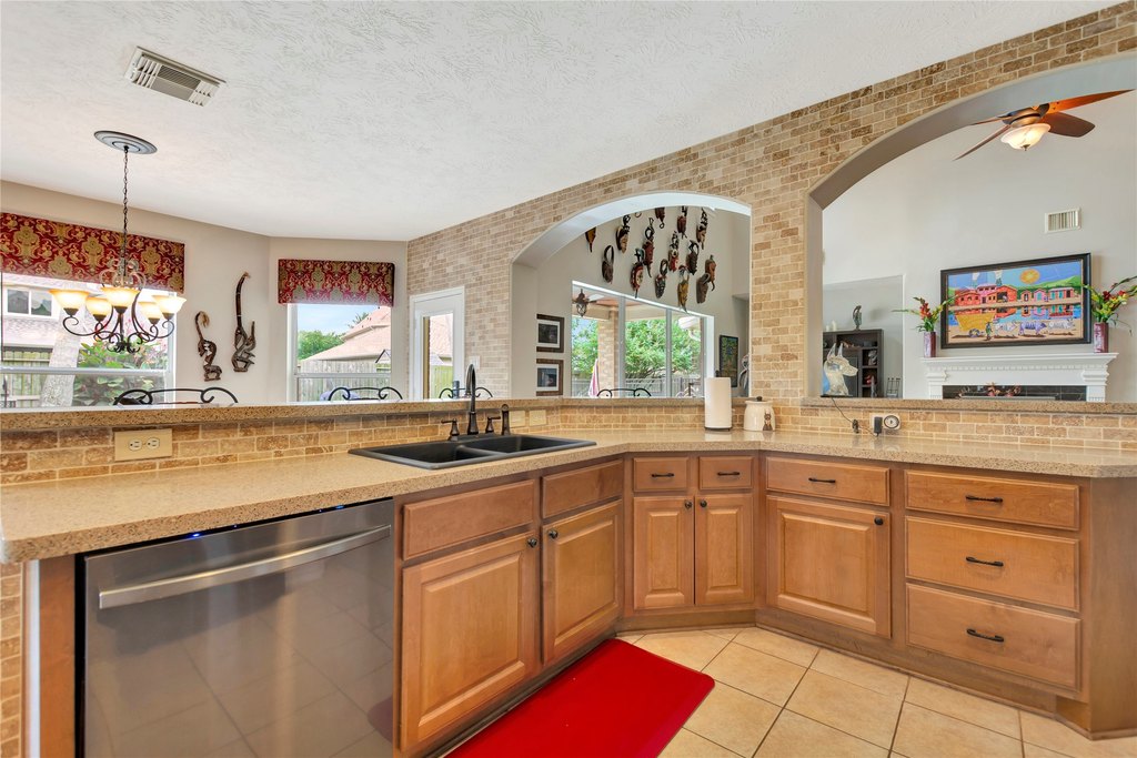 League City, Texas, 77573, United States, 4 Bedrooms Bedrooms, ,3.5 BathroomsBathrooms,Residential,Forsale,1936500