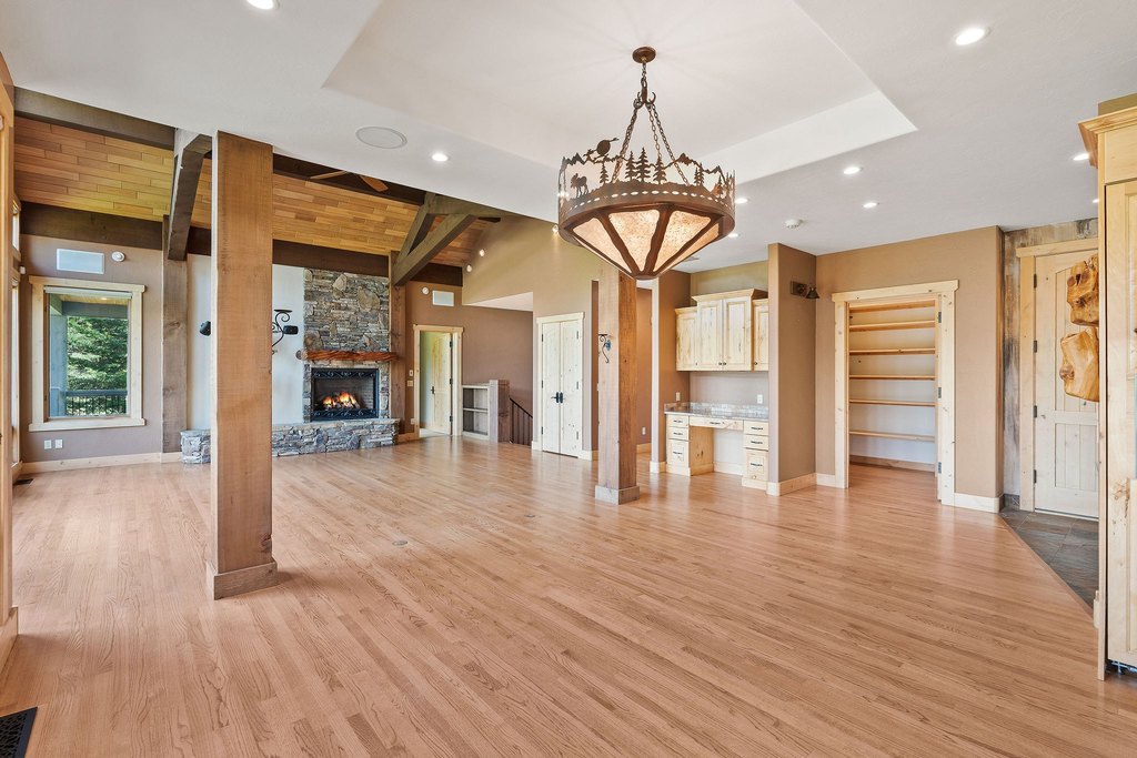 Bigfork, Montana, 59911, United States, 4 Bedrooms Bedrooms, ,4.5 BathroomsBathrooms,Residential,Forsale,1914975