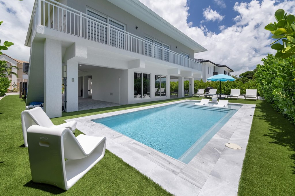 Duck, Florida, 33050, United States, 4 Bedrooms Bedrooms, ,3 BathroomsBathrooms,Residential,Forsale,1953790