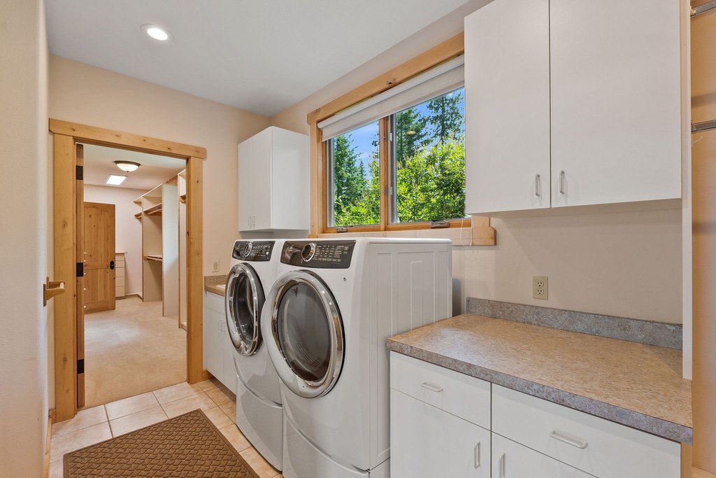 Bigfork, Montana, 59911, United States, 4 Bedrooms Bedrooms, ,4.5 BathroomsBathrooms,Residential,Forsale,1914975