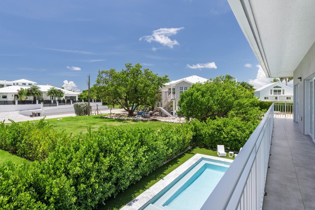 Duck, Florida, 33050, United States, 4 Bedrooms Bedrooms, ,3 BathroomsBathrooms,Residential,Forsale,1953790